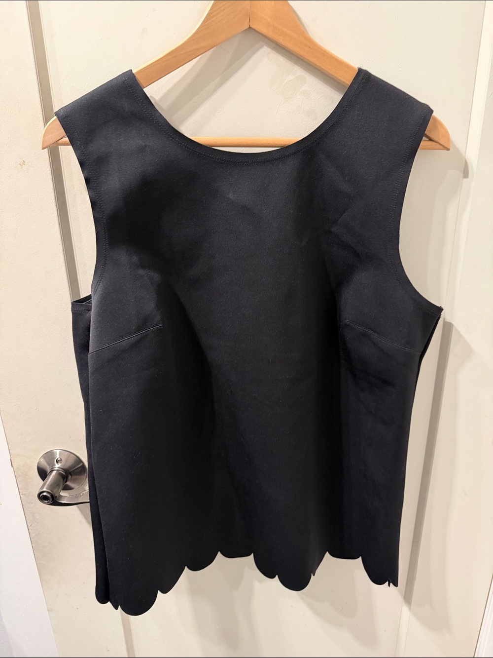 Banana Republic Black Scallop-Hem Women’s Shell Top